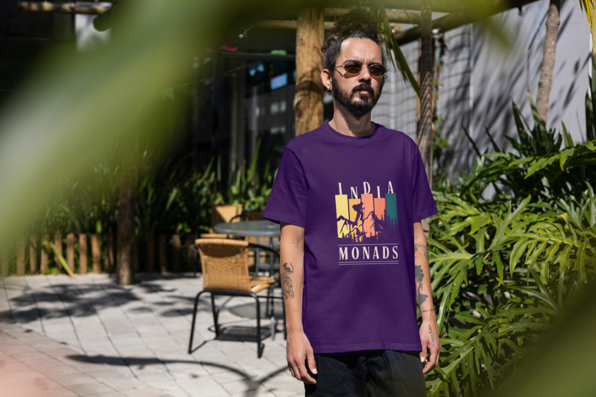 Oversized t-shirt with "India and Nomads" and mountain trekking graphics