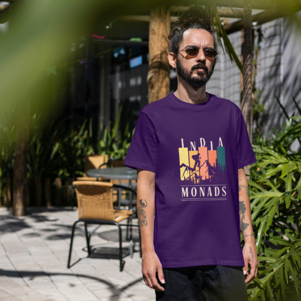 Oversized t-shirt with "India and Nomads" and mountain trekking graphics