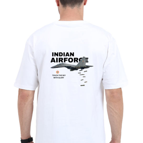 Attire Dot oversized t-shirt featuring a detailed print of the Indian Air Force Sukhoi aircraft on the back, perfect for aviation enthusiasts and showcasing national pride.